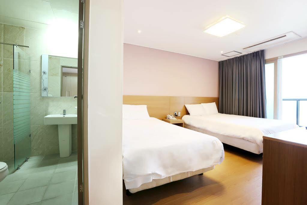 Sims Hotel جيجو المظهر الخارجي الصورة